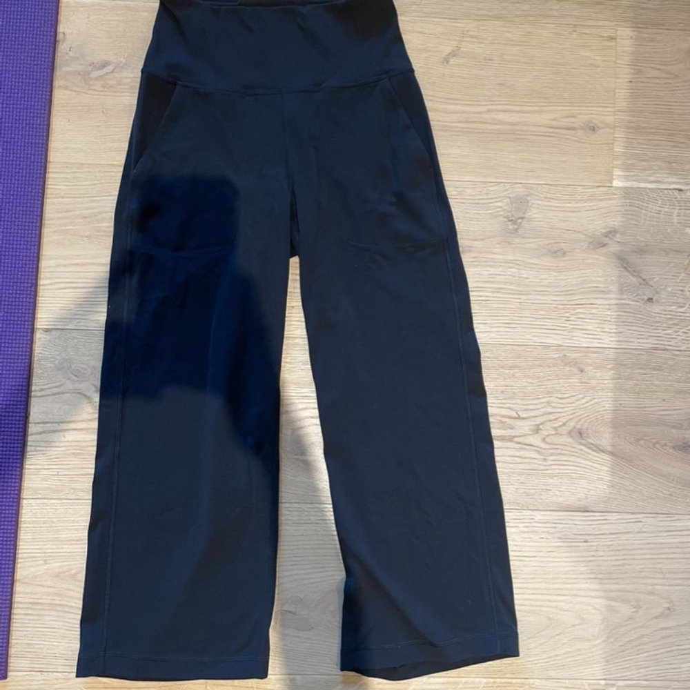 Lululemon Align Wide Leg Crop 23" Size 4 Black